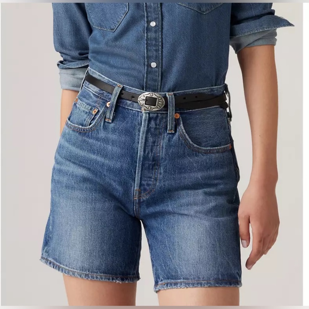 NWOT Levi's Women's 501 Mid Thigh Short, Size 25